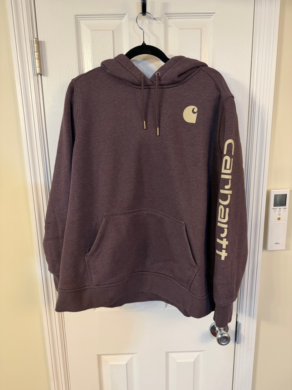 Carhartt women’s Hoodie in Deep Plum with Tan Logo - Picture 4 of 7